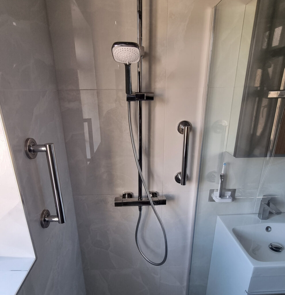 shower-install-heath-zeus-renovations